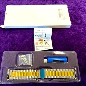 New in Box Apple Silver and Gold Watch Band 38mm with removal link Accesories